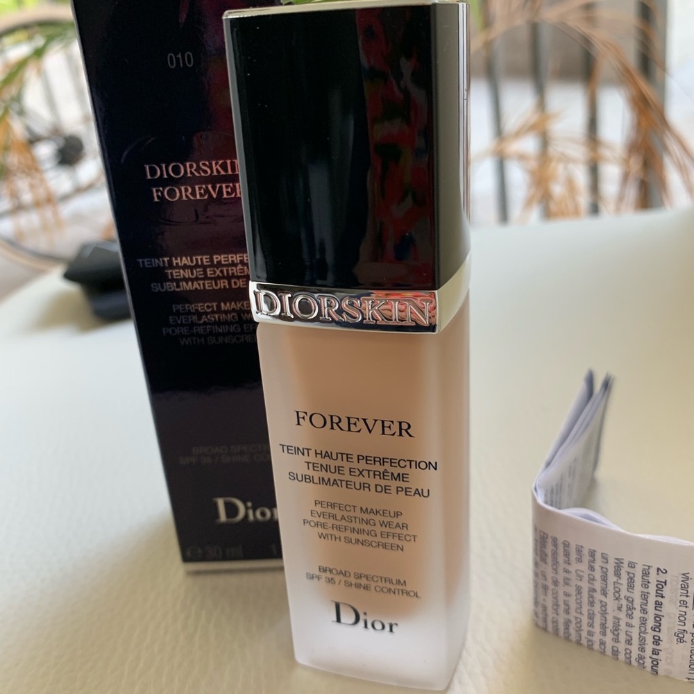 Dior Diorskin Forever foundation #010
